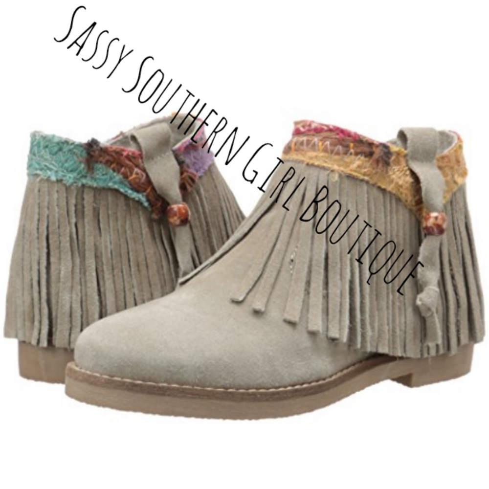 🆕⭐Coolway suede leather fringe booties